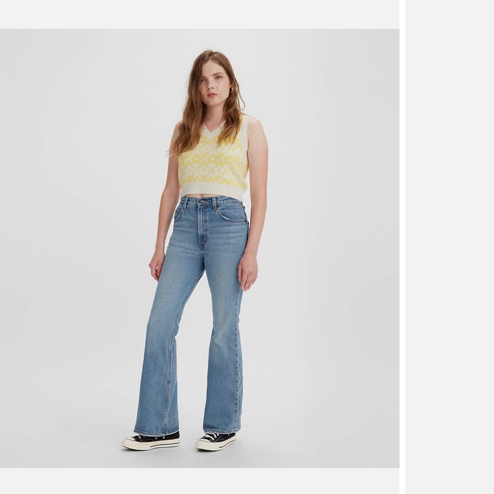 ON HOLD: NWOT Levi’s 70s High Flare
